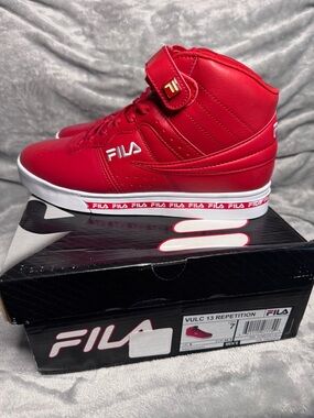 New in Box 📻 Men’s Size 7 Fila Red High-Top Sneakers